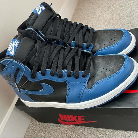 Air Jordan 1 retro high OG - Picture 3 of 5